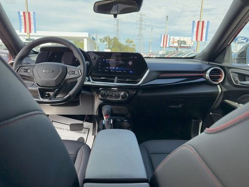 Used 2024 Chevrolet Trax RS w/ Driver Confidence Package image 26