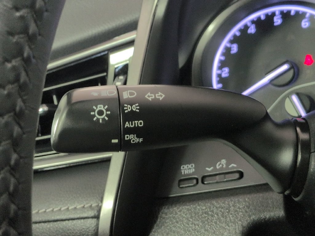 Used 2022 Toyota Camry SE FWD image 37