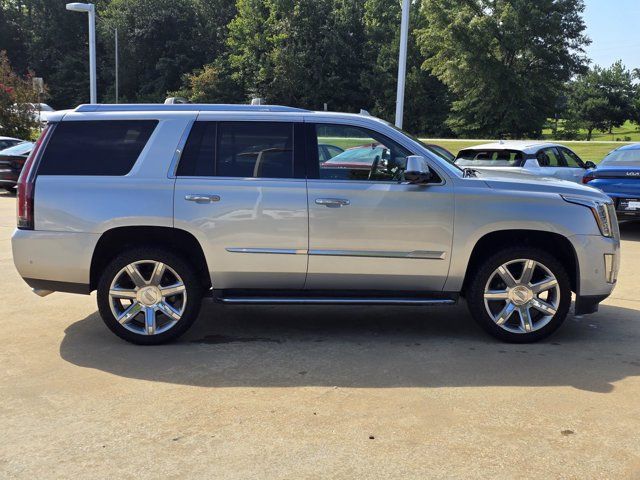 Used 2020 Cadillac Escalade Luxury RWD image 7