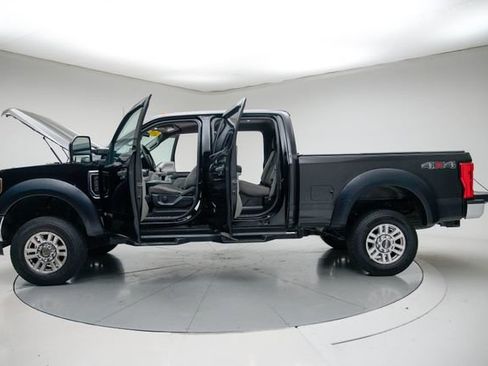 Used 2018 Ford F250 XLT w/ Snow Plow Prep Package AWD/4WD image 18