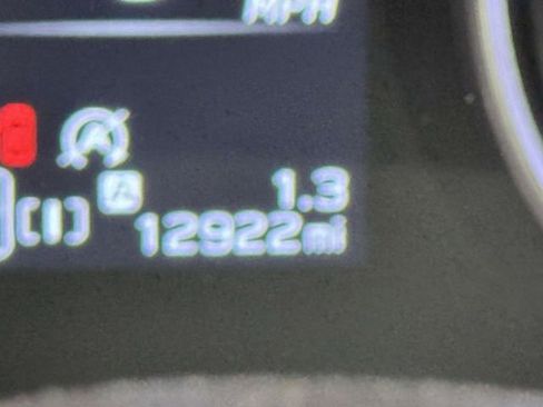 Used 2024 Subaru Crosstrek 2.0i Premium AWD/4WD image 2