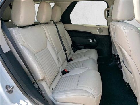 Used 2021 Land Rover Discovery S image 15