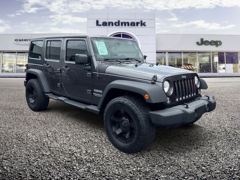 Used 2014 Jeep Wrangler Unlimited Sport w/ Connectivity Group AWD/4WD image 20