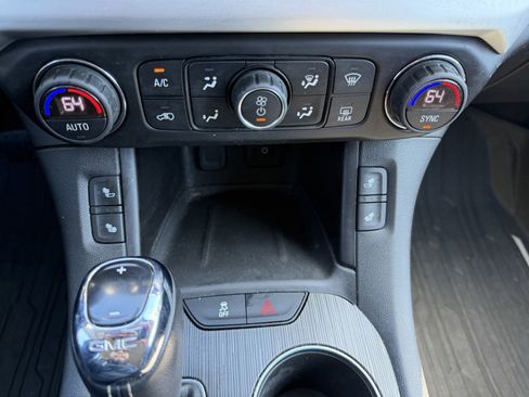 Used 2019 GMC Acadia SLT image 39