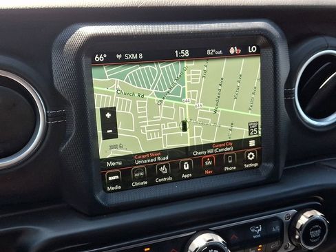 Used 2023 Jeep Wrangler Unlimited Sahara w/ Cold Weather Group AWD/4WD image 19