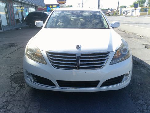 Used 2014 Hyundai Equus Signature RWD image 4
