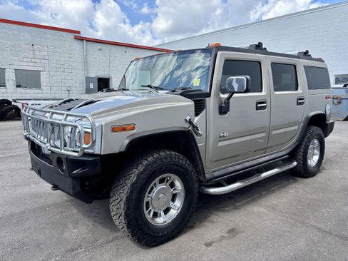 Used 2005 HUMMER H2 w/ Preferred Equipment Group AWD/4WD image 12