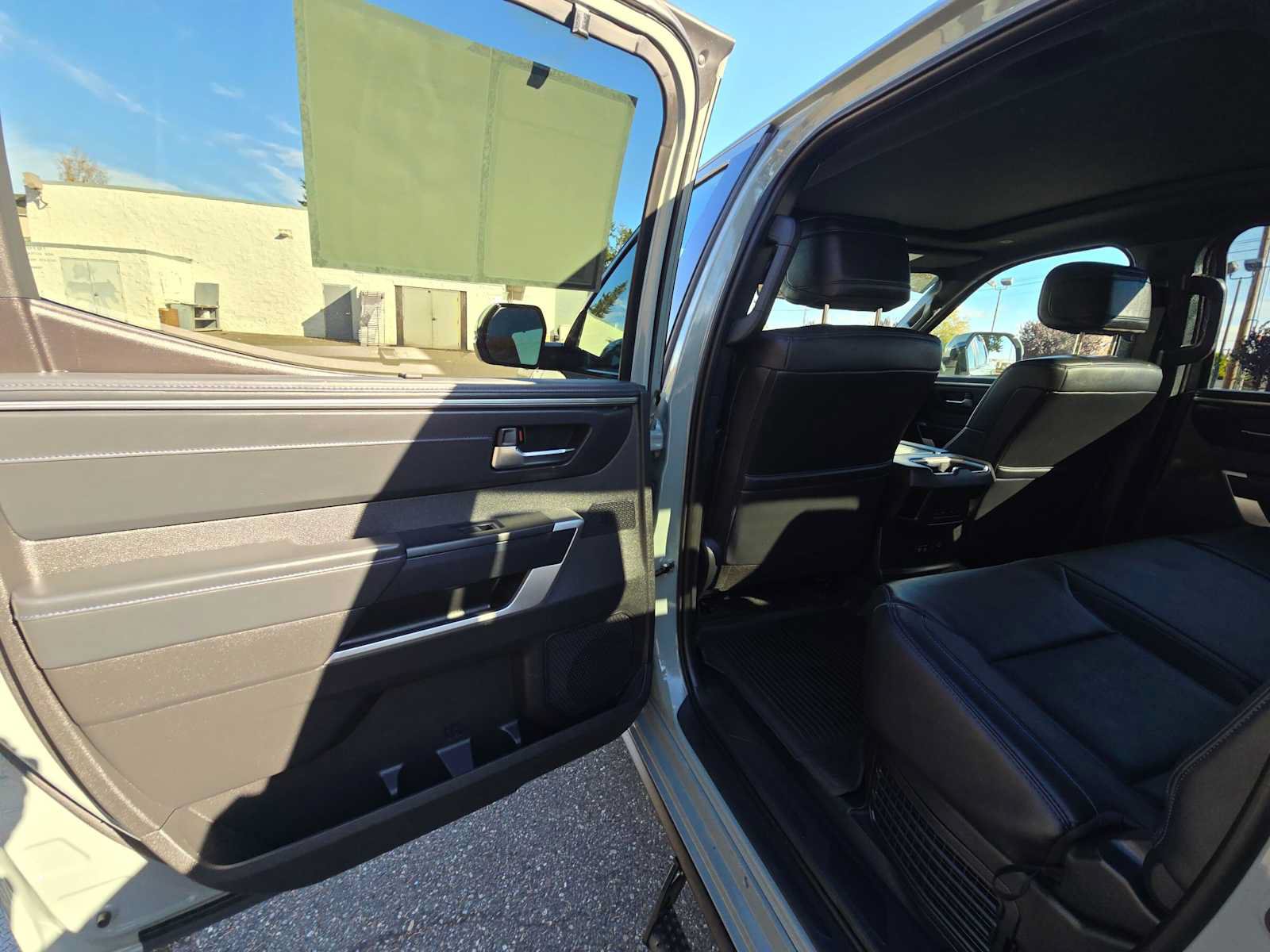 New 2025 Toyota Tundra Platinum w/ TRD Off-Road Package AWD/4WD image 15