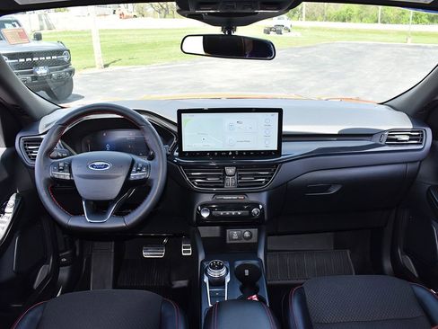 Used 2024 Ford Escape ST-Line w/ Tech Pack #1 AWD/4WD image 4