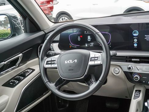 Certified 2024 Kia Telluride S FWD image 17