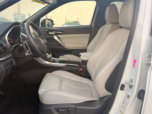 Used 2024 Mitsubishi Eclipse Cross SEL image 12