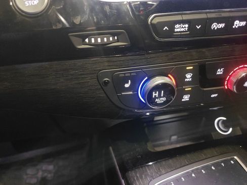 Used 2017 Audi Q7 3.0T Premium Plus w/ Premium Plus Package image 12