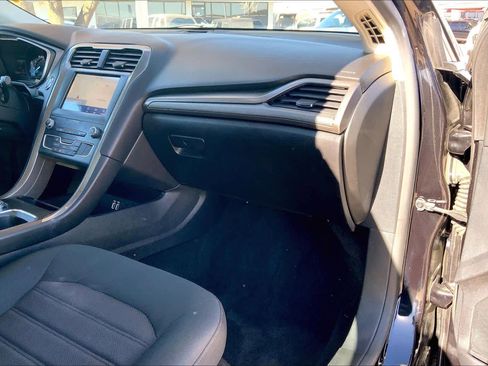 Certified 2019 Ford Fusion SE image 18