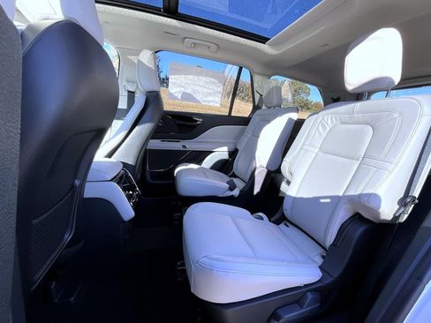 New 2026 Lincoln Aviator Reserve w/ Illumination Package image 11