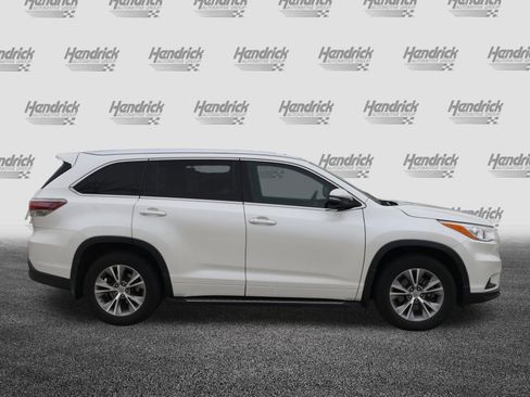 Used 2014 Toyota Highlander XLE image 10