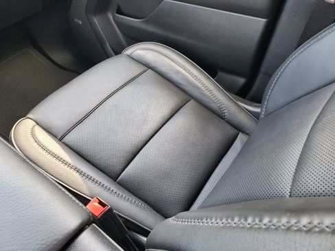 Used 2025 GMC Yukon Denali RWD image 18