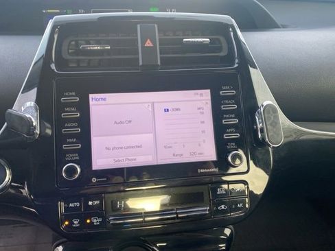 Used 2022 Toyota Prius XLE image 16