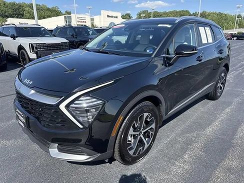 Certified 2025 Kia Sportage EX AWD/4WD image 3