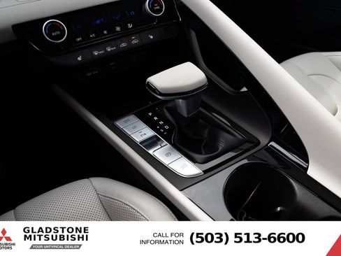 Used 2024 Hyundai Elantra Limited FWD image 18
