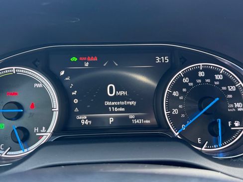Used 2024 Toyota Venza XLE AWD/4WD image 26
