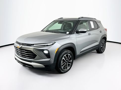 Used 2026 Chevrolet TrailBlazer LT AWD/4WD image 3