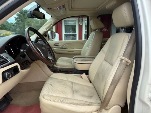 Used 2008 Cadillac Escalade AWD image 5