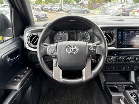 Used 2016 Toyota Tacoma TRD Sport AWD/4WD image 47
