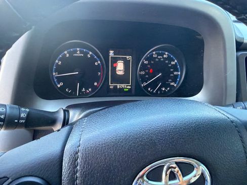 Used 2018 Toyota RAV4 XLE w/ Plus Extra Value Package AWD/4WD image 18