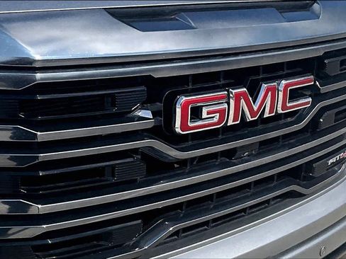 Used 2024 GMC Sierra 1500 AT4 w/ Technology Package AWD/4WD image 28