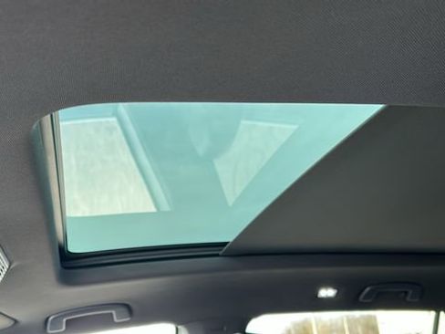 Used 2024 Volkswagen Atlas Cross Sport SEL R-Line image 11