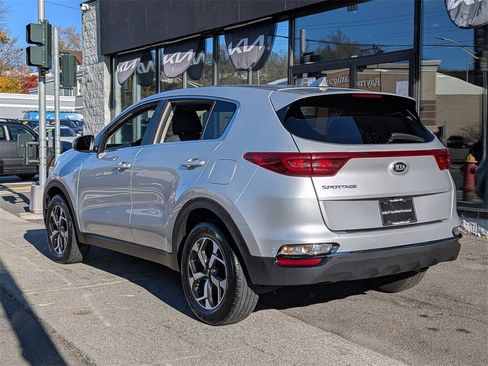 Used 2020 Kia Sportage LX image 9