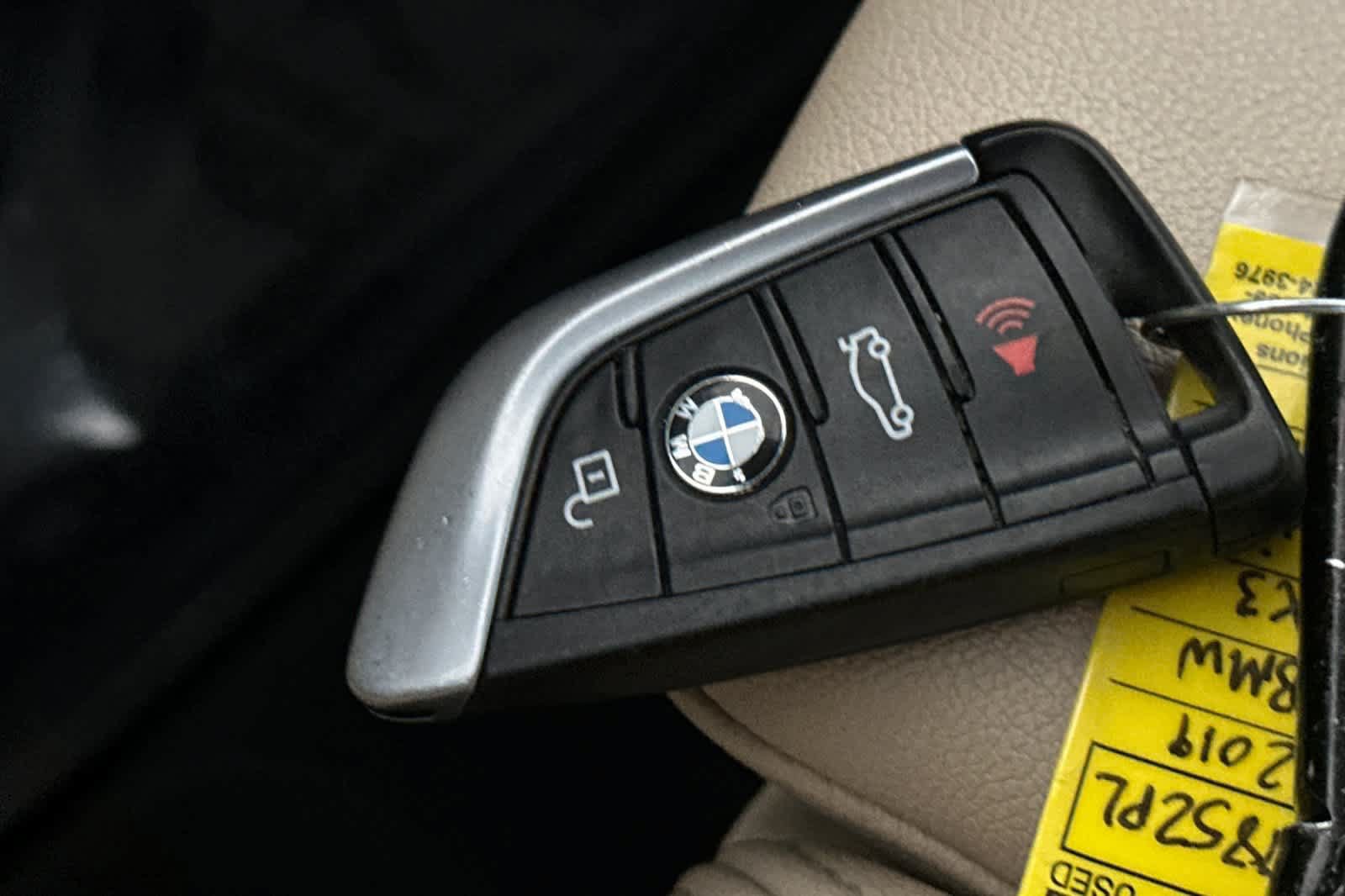 Used 2019 BMW X3 xDrive30i w/ Driving Assistance Package AWD/4WD image 23