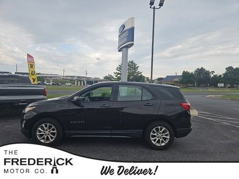Used 2019 Chevrolet Equinox LS FWD image 1
