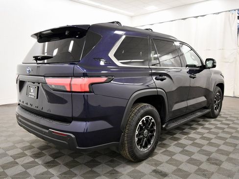 Used 2023 Toyota Sequoia SR5 w/ SR5 Premium Package image 8
