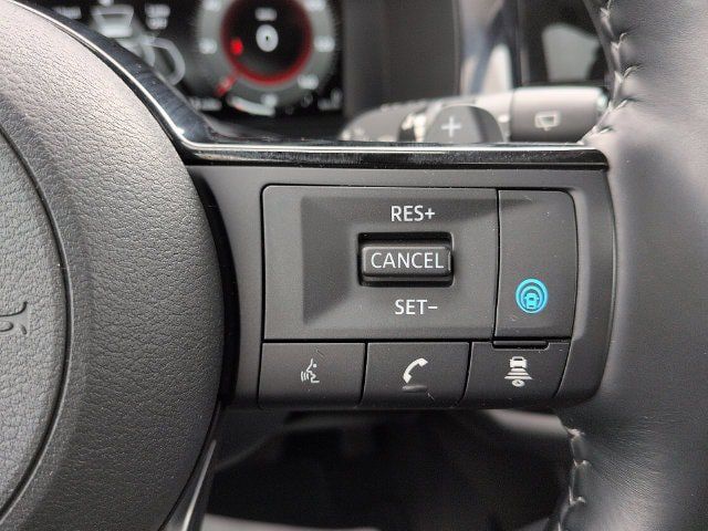 Used 2025 Nissan Pathfinder Platinum w/ Black Appearance Package AWD/4WD image 21
