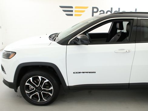 Used 2023 Jeep Compass Limited w/ Sun and Sound Group AWD/4WD image 4