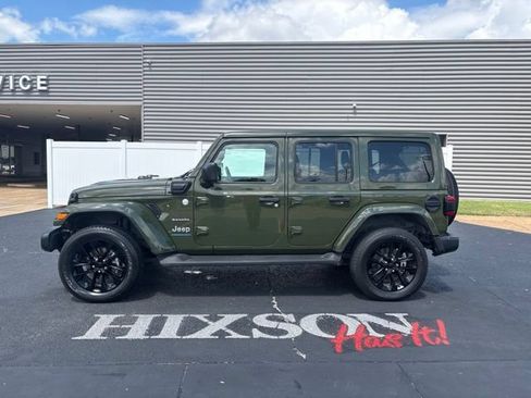 Used 2023 Jeep Wrangler Unlimited Sahara w/ Cold Weather Group AWD/4WD image 2