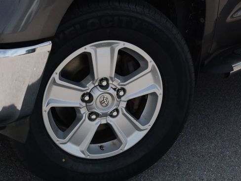 Used 2014 Toyota Tundra SR5 w/ SR5 Upgrade Package RWD image 16