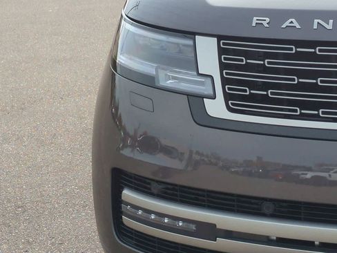 Certified 2024 Land Rover Range Rover SE image 10