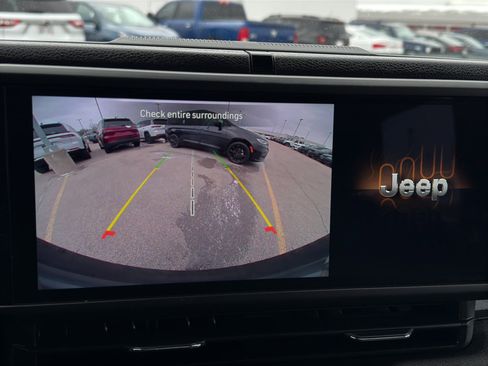 Used 2024 Jeep Wrangler Sport image 18