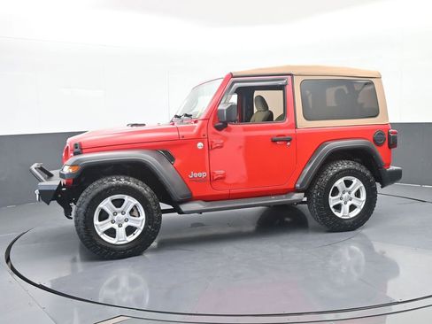 Used 2019 Jeep Wrangler Sport AWD/4WD image 2