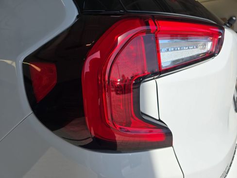 Used 2023 GMC Terrain SLT w/ Infotainment Package II FWD image 35