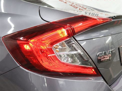 Used 2020 Honda Civic Sport image 11