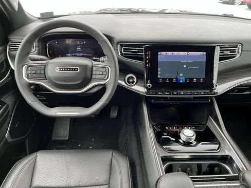 Used 2022 Jeep Wagoneer Series II image 13