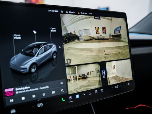 Used 2026 Tesla Model Y 2WD image 85