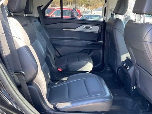 Used 2025 Ford Explorer Active w/ Active Comfort Package AWD/4WD image 46