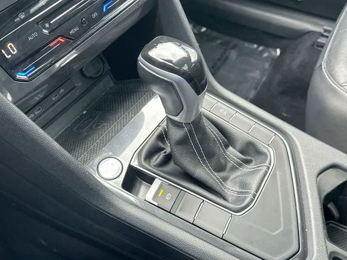 Used 2022 Volkswagen Tiguan SE FWD image 20