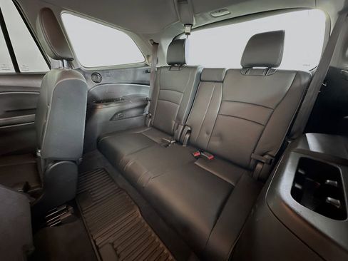 Certified 2018 Honda Pilot Touring image 28