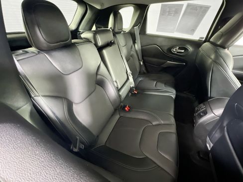 Used 2022 Jeep Cherokee Limited w/ Mopar Interior Package image 26