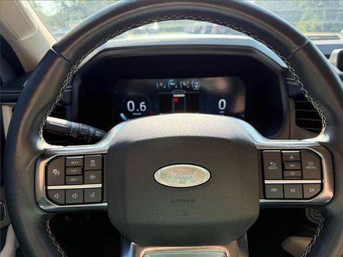 Used 2023 Ford Expedition Platinum AWD/4WD image 31
